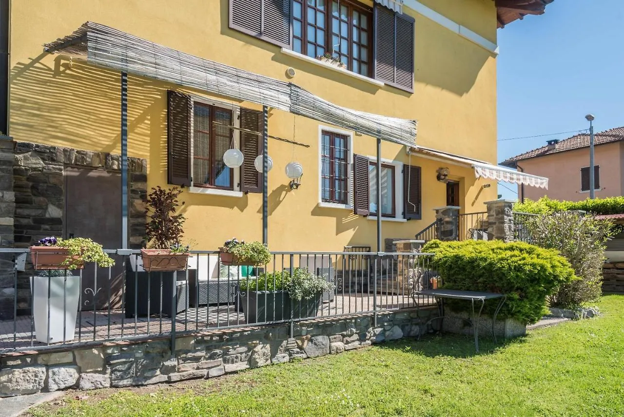 Tinas Yellow Home Leggiuno 0*,